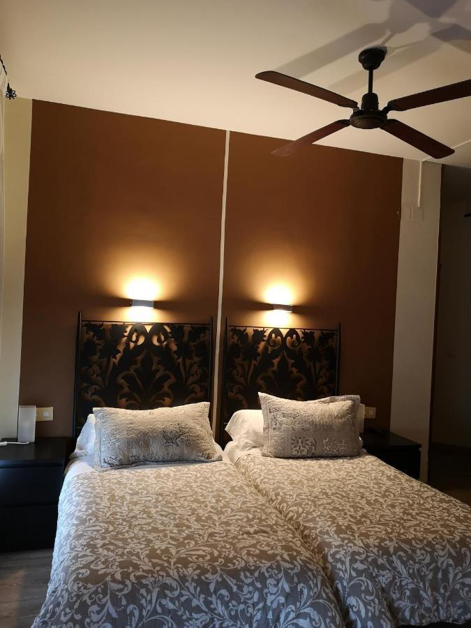 Hostal Plaza Segowia Zewnętrze zdjęcie