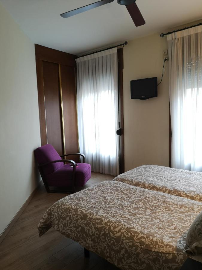 Hostal Plaza Segowia Zewnętrze zdjęcie