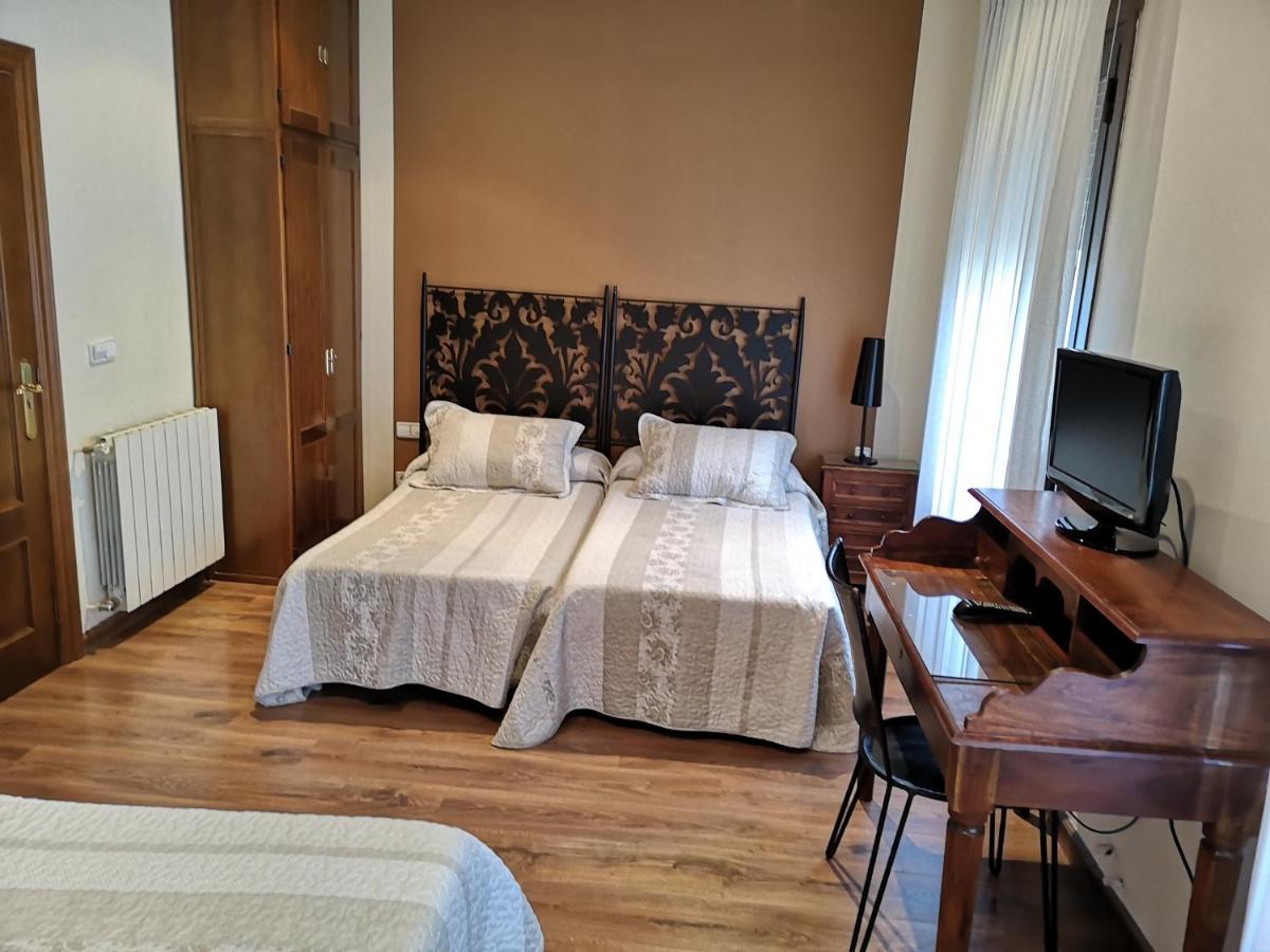 Hostal Plaza Segowia Zewnętrze zdjęcie