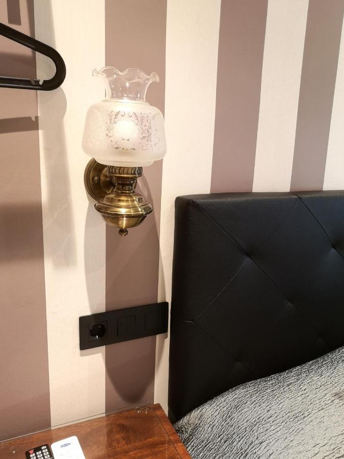 Hostal Plaza Segowia Zewnętrze zdjęcie