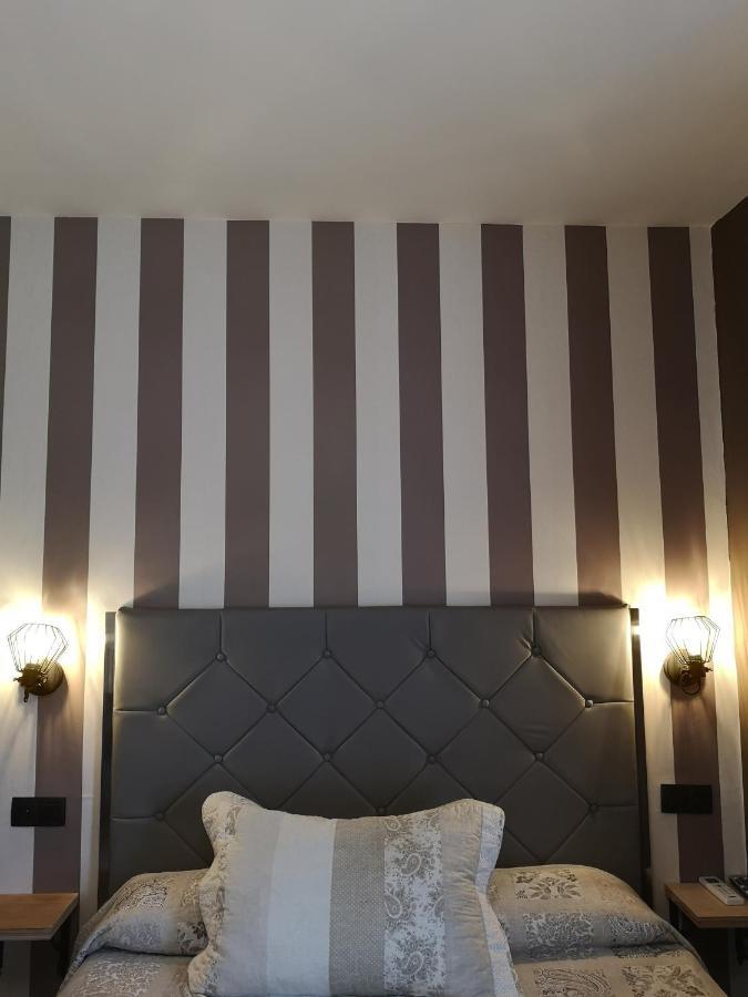 Hostal Plaza Segowia Zewnętrze zdjęcie