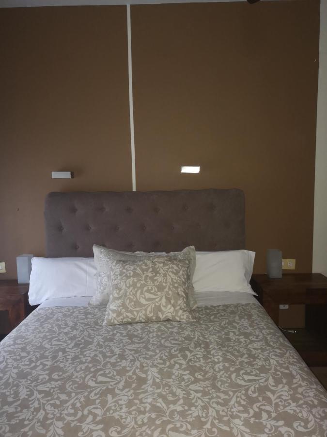 Hostal Plaza Segowia Zewnętrze zdjęcie