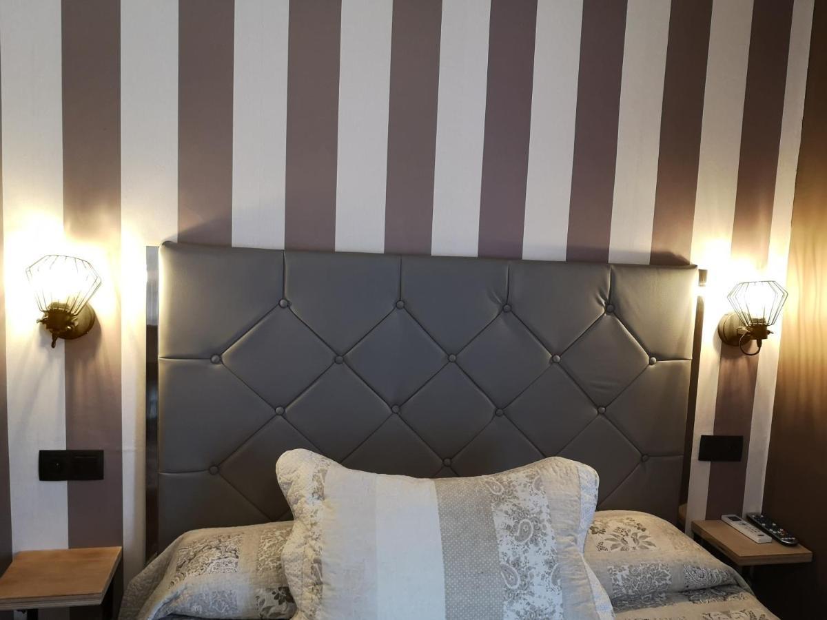 Hostal Plaza Segowia Zewnętrze zdjęcie