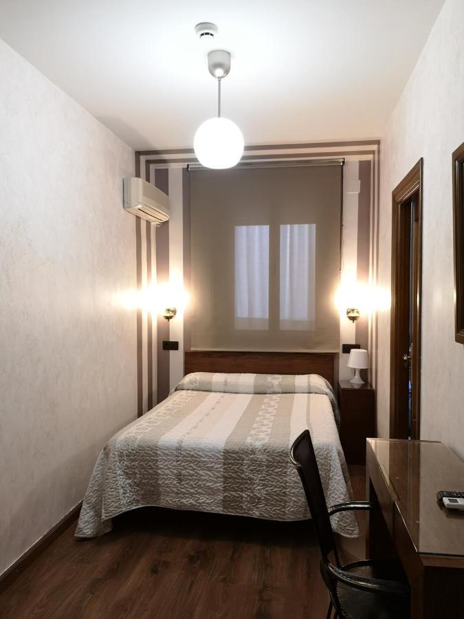 Hostal Plaza Segowia Zewnętrze zdjęcie
