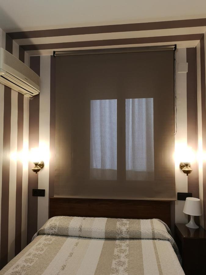 Hostal Plaza Segowia Zewnętrze zdjęcie
