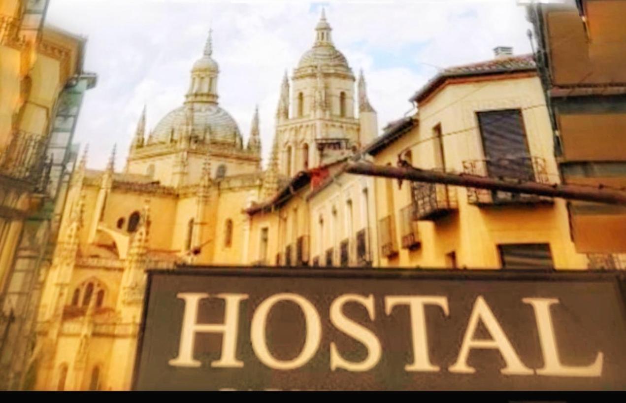 Hostal Plaza Segowia Zewnętrze zdjęcie